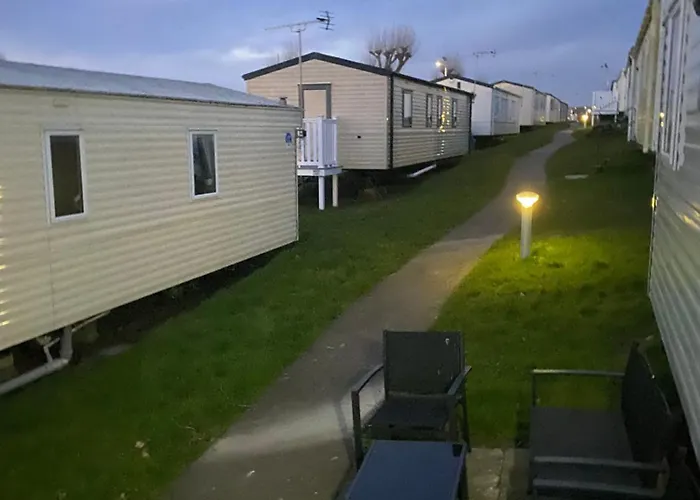 Modern & Homley 3Br Caravan
