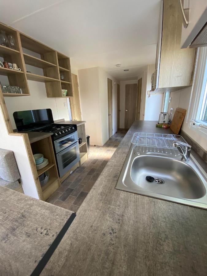 Modern & Homley 3br Caravan
